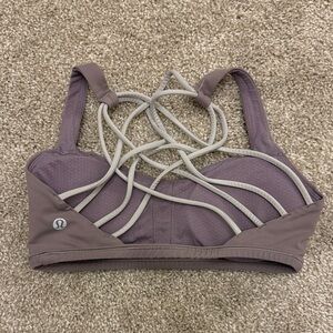 Lululemon bra size 4